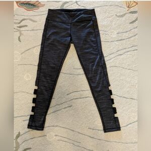 H31 Velocity 3/4 Leggings....Size Medium